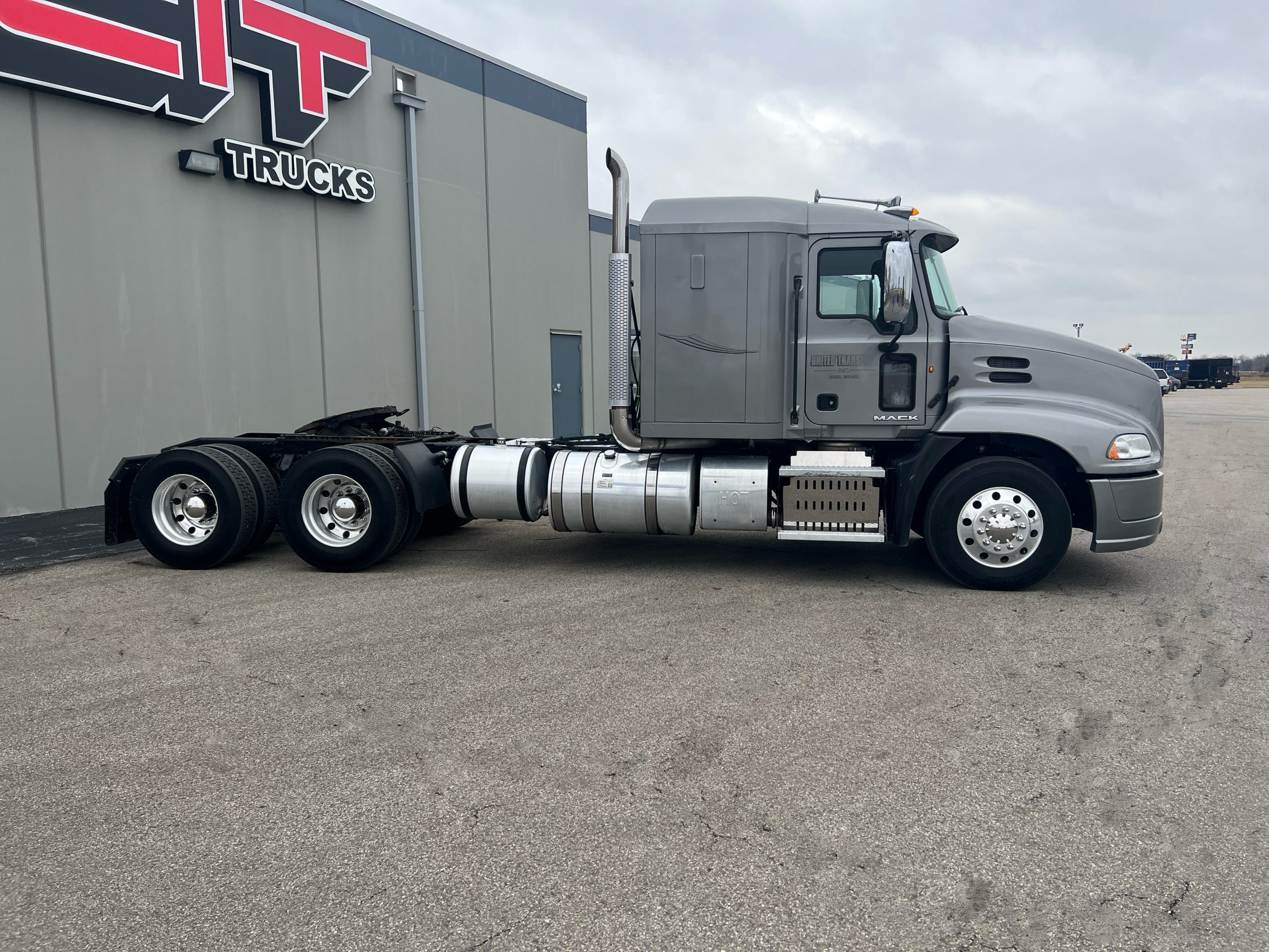 2014 MACK CXU - CIT Trucks