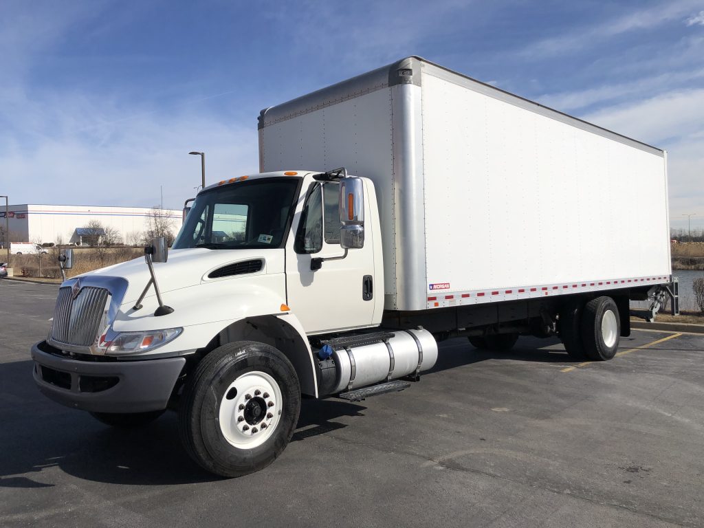 20 INTERNATIONAL 20   CIT Trucks