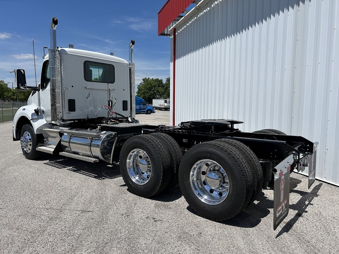 2025 KENWORTH T880 - image 4 of 6