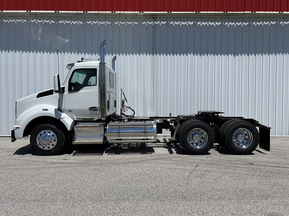 2025 KENWORTH T880 - image 5 of 6