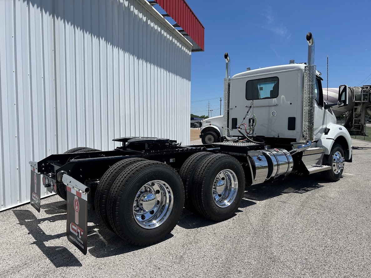 2025 KENWORTH T880 - image 3 of 6