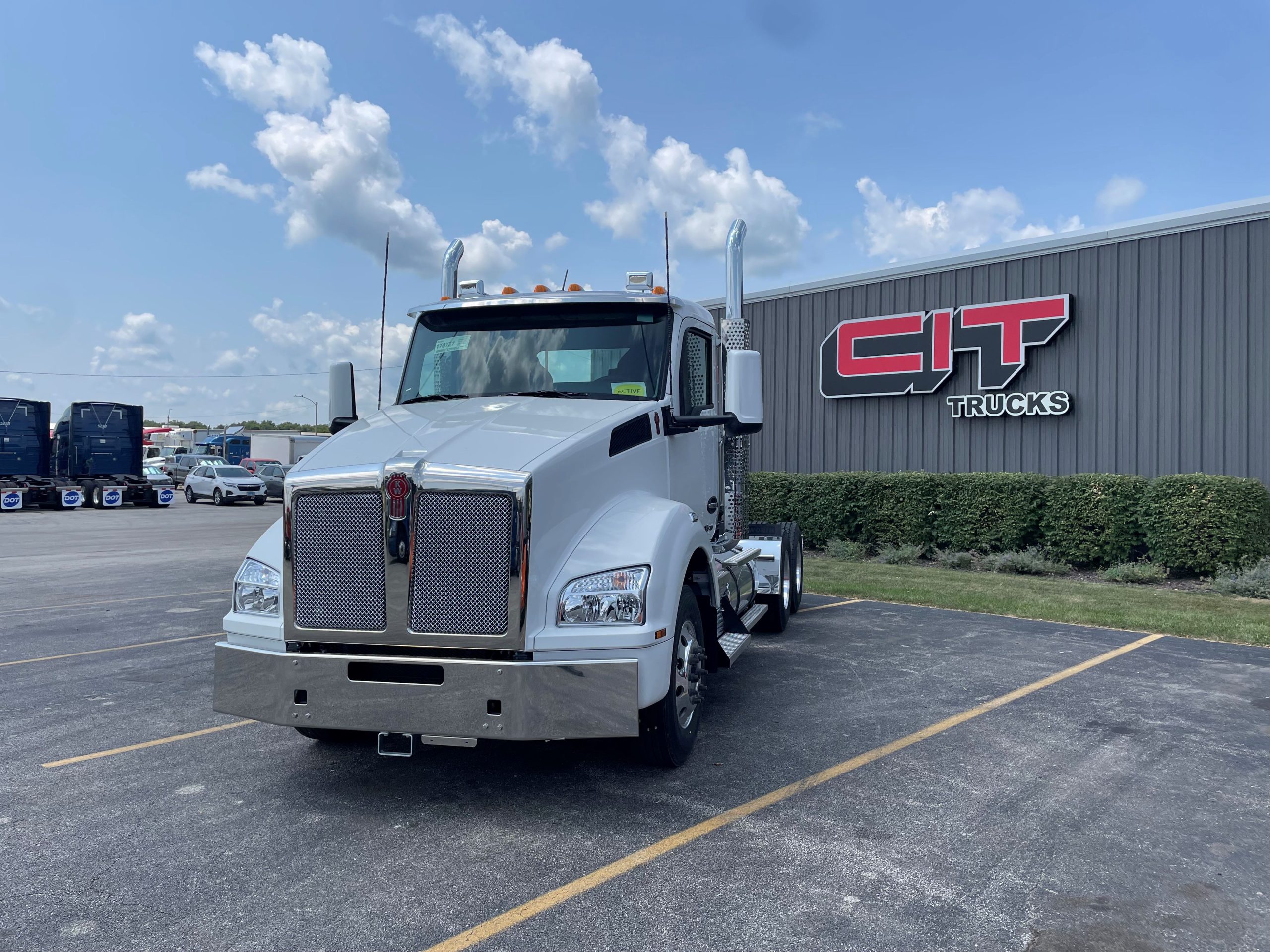 2025 KENWORTH T880 - image 1 of 6