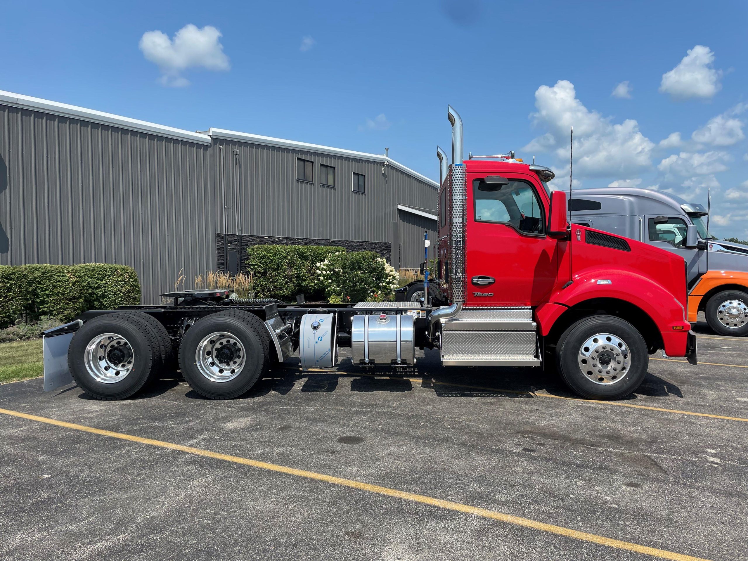 2025 KENWORTH T880 - image 4 of 6