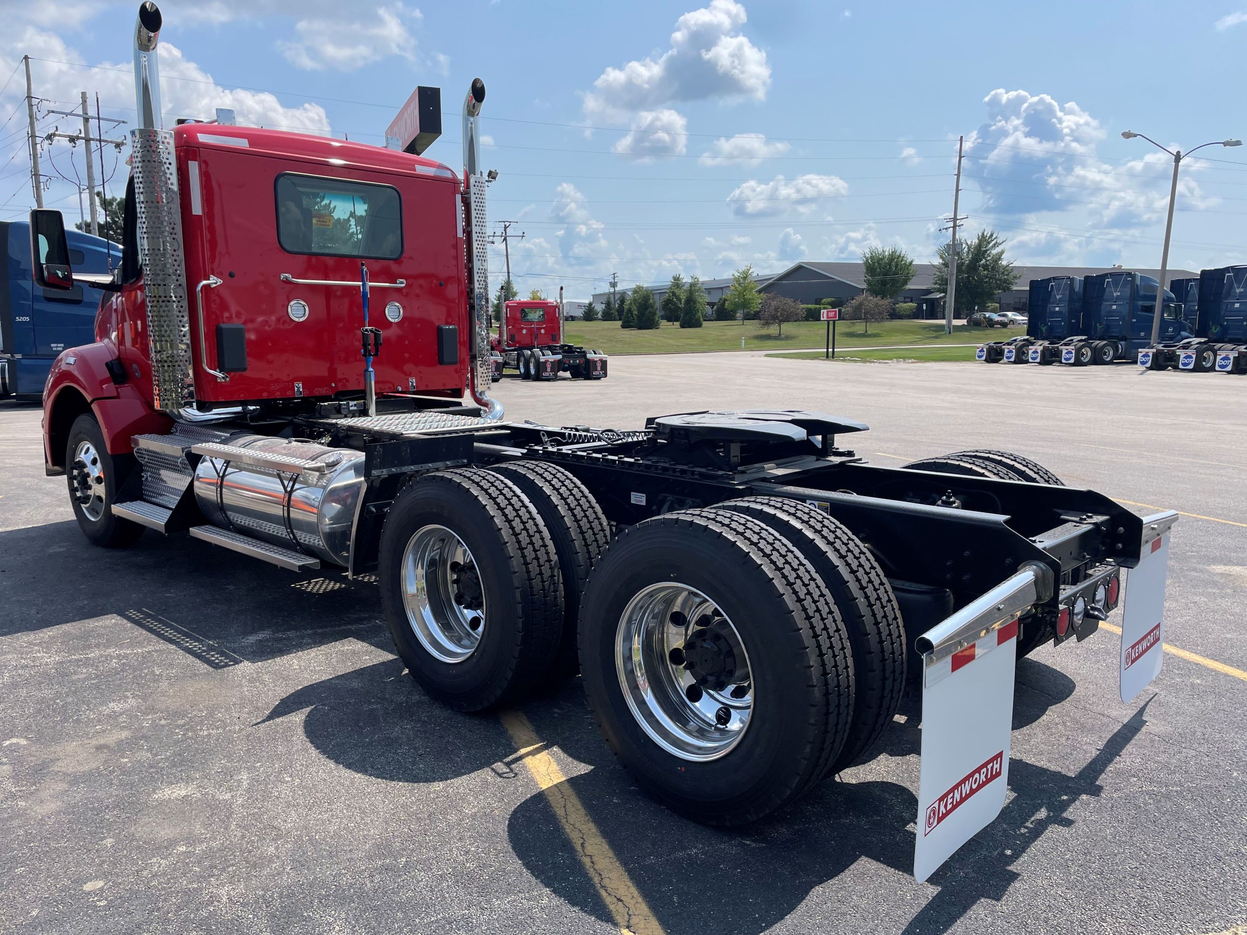 2025 KENWORTH T880 - image 3 of 6