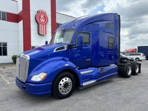 2019 Kenworth with Sleeper CIT Trucks