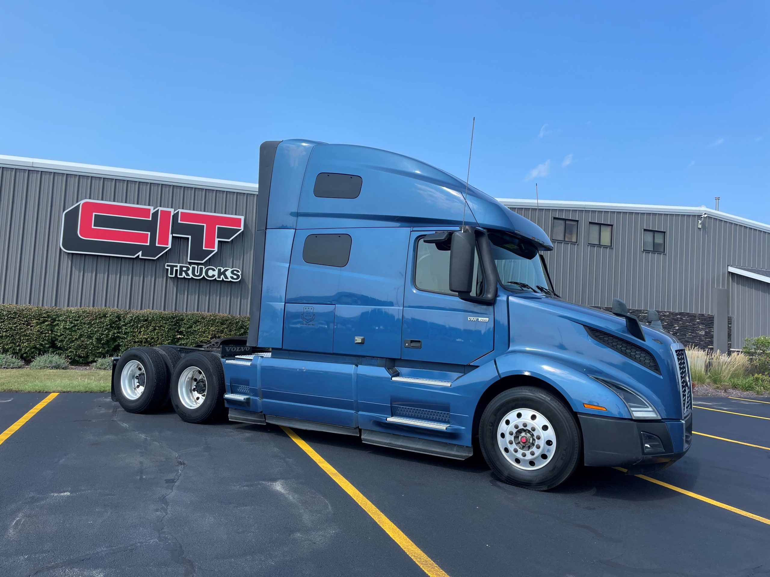 2019 VOLVO VNL760 - image 3 of 6