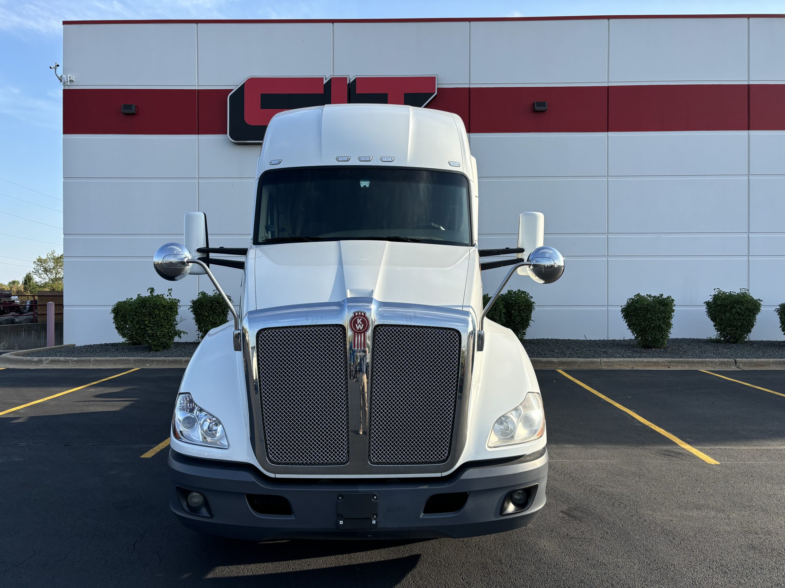 2019 KENWORTH T680 - image 2 of 6