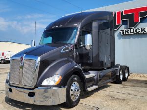 2020 Kenworth T680 Conventional Truck w/Sleeper CIT Trucks