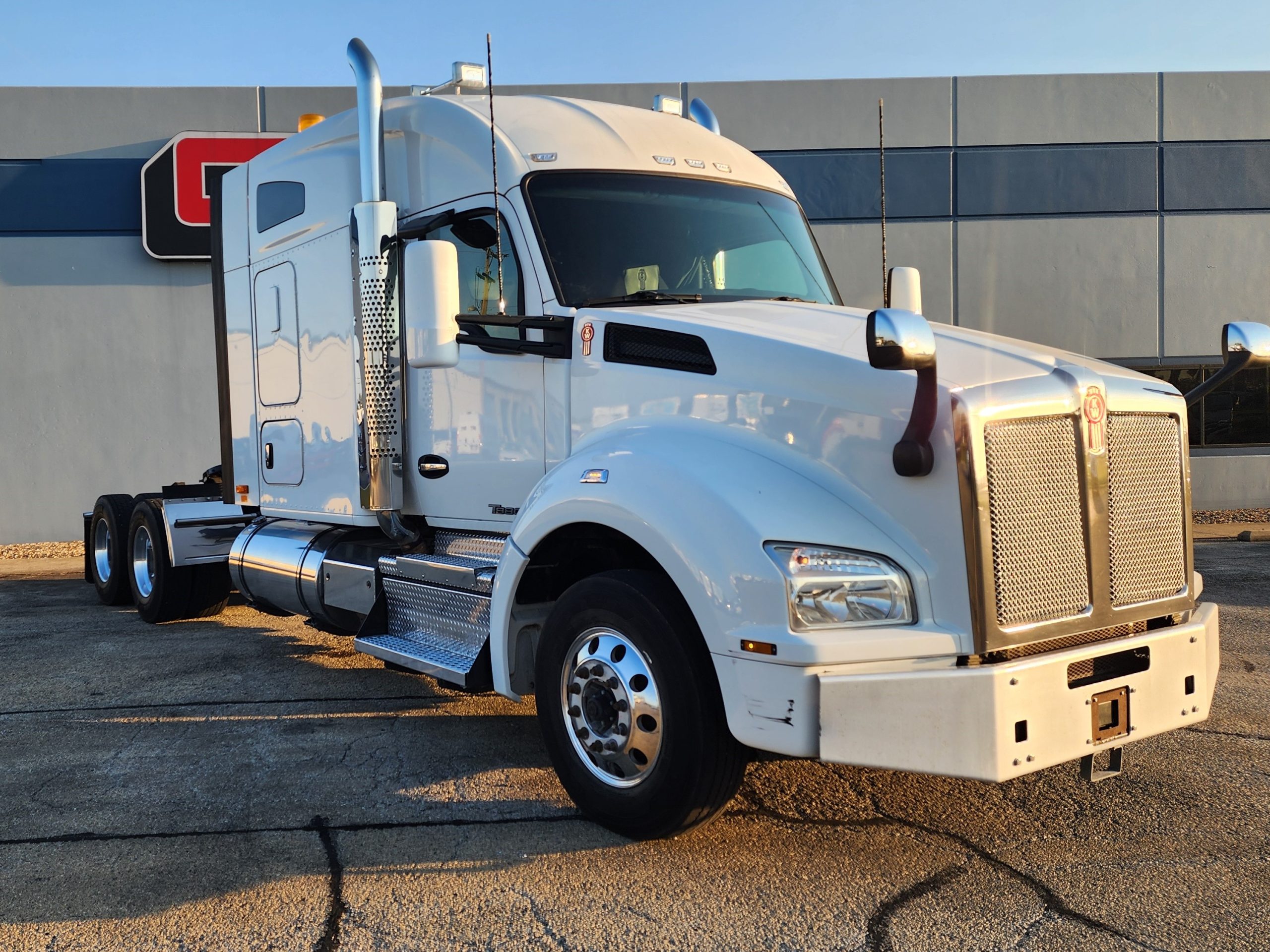 2021 KENWORTH T880 - image 3 of 6