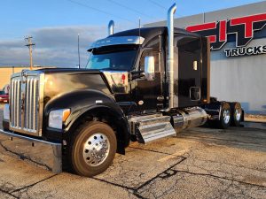 2025 Kenworth W990 w/ Sleeper - CIT Trucks