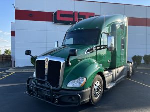 Kenworth T680 w/ Sleeper - CIT Trucks