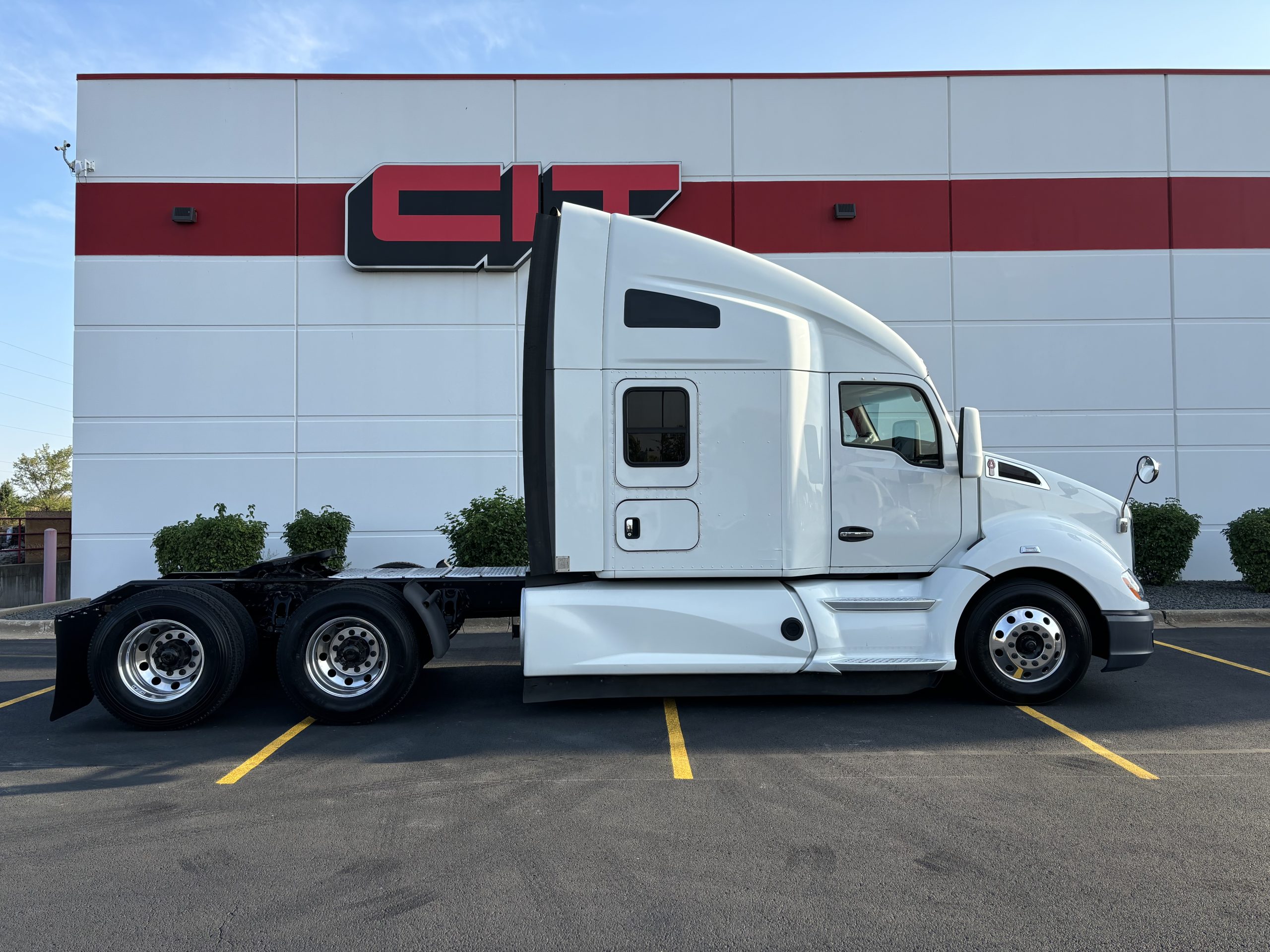 2019 KENWORTH T680 - image 4 of 6