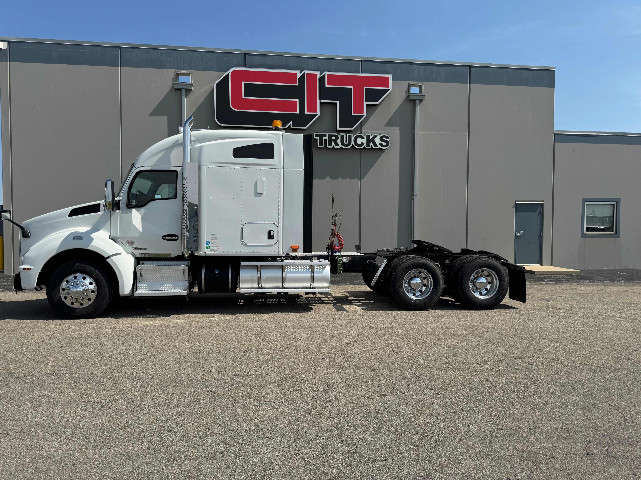 2021 KENWORTH T880 - image 5 of 6