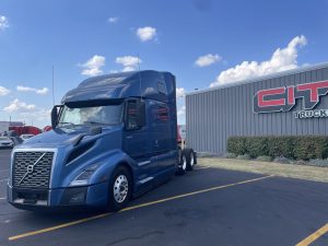 2023 VOLVO VNL860 Sleeper CIT Trucks