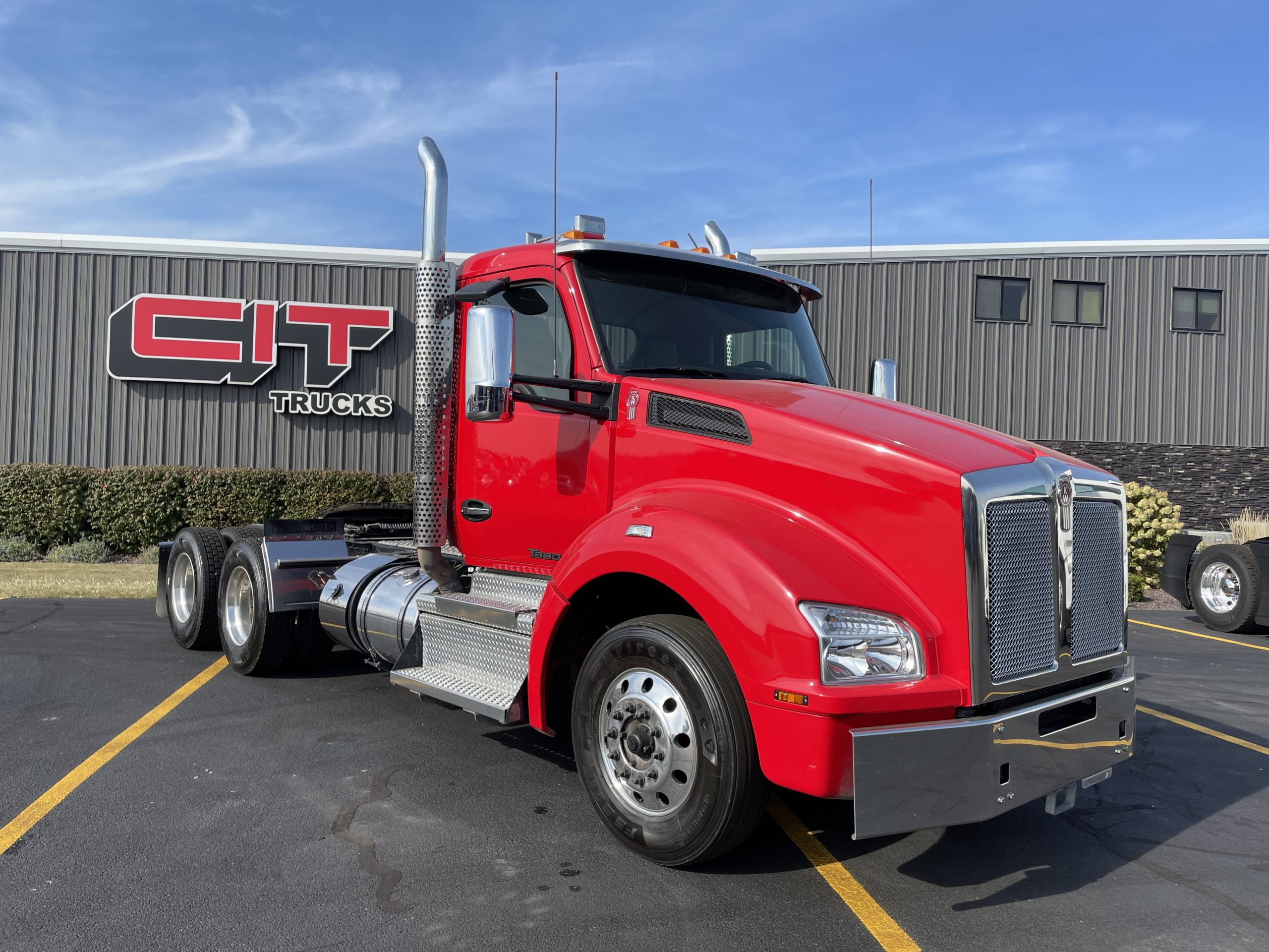 2022 KENWORTH T880 - image 1 of 6