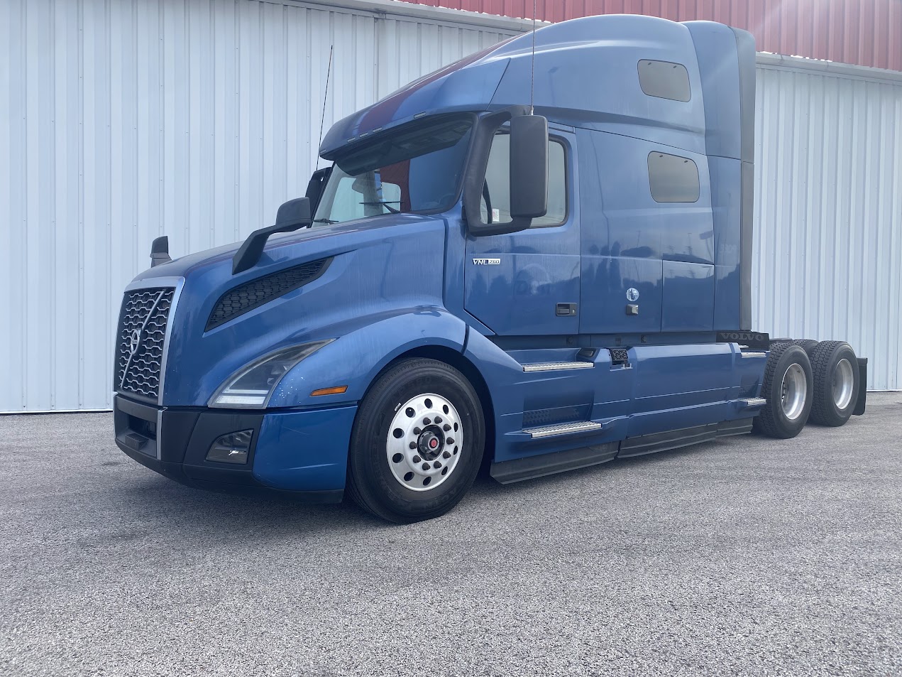 2019 VOLVO VNL760 - image 1 of 6