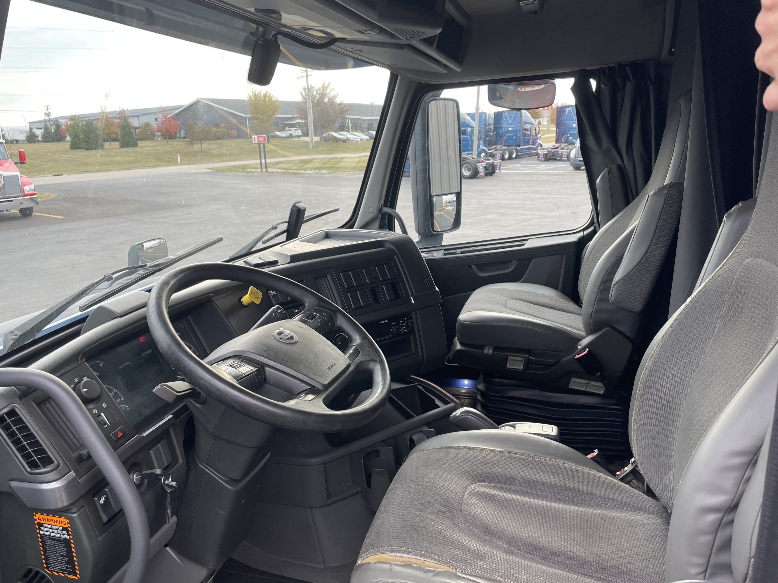 2018 VOLVO VNL760 - image 6 of 6