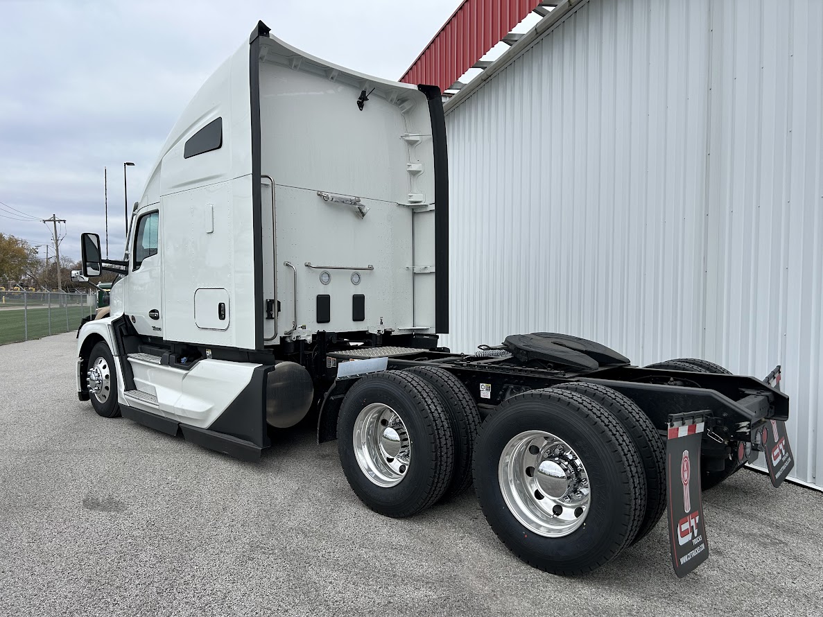 2025 KENWORTH T680 - image 4 of 6