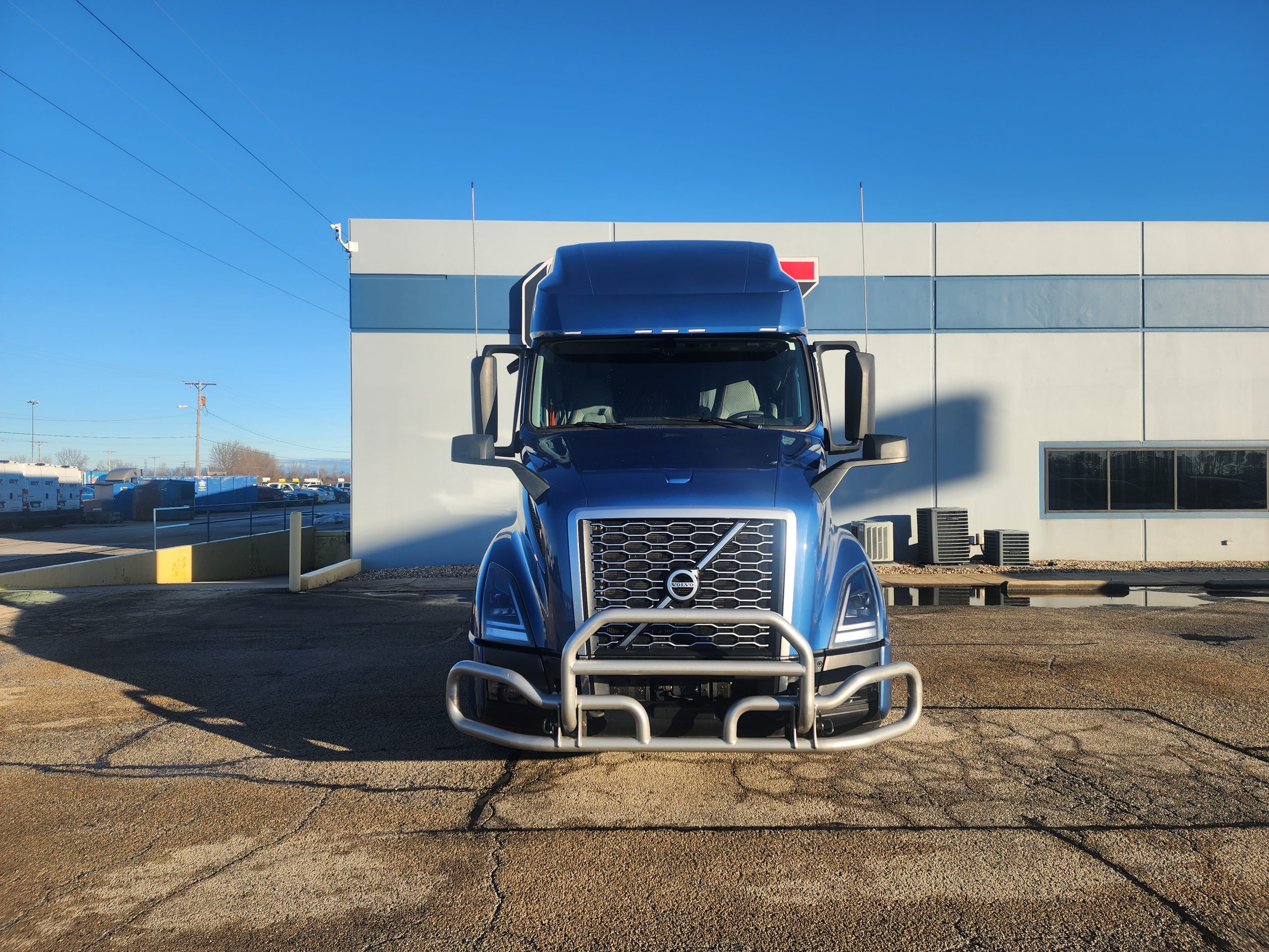 2024 VOLVO VNL760 - image 2 of 6