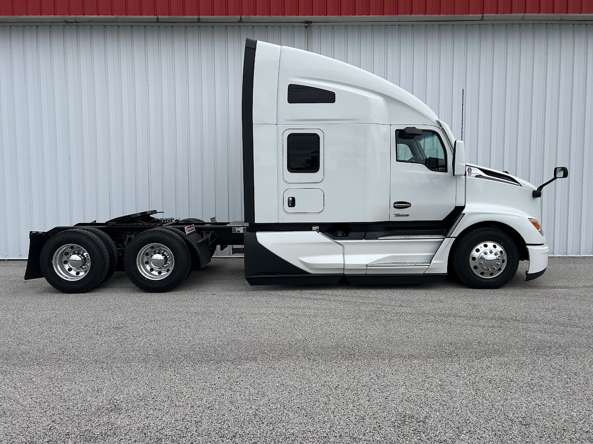 2025 KENWORTH T680 - image 4 of 6