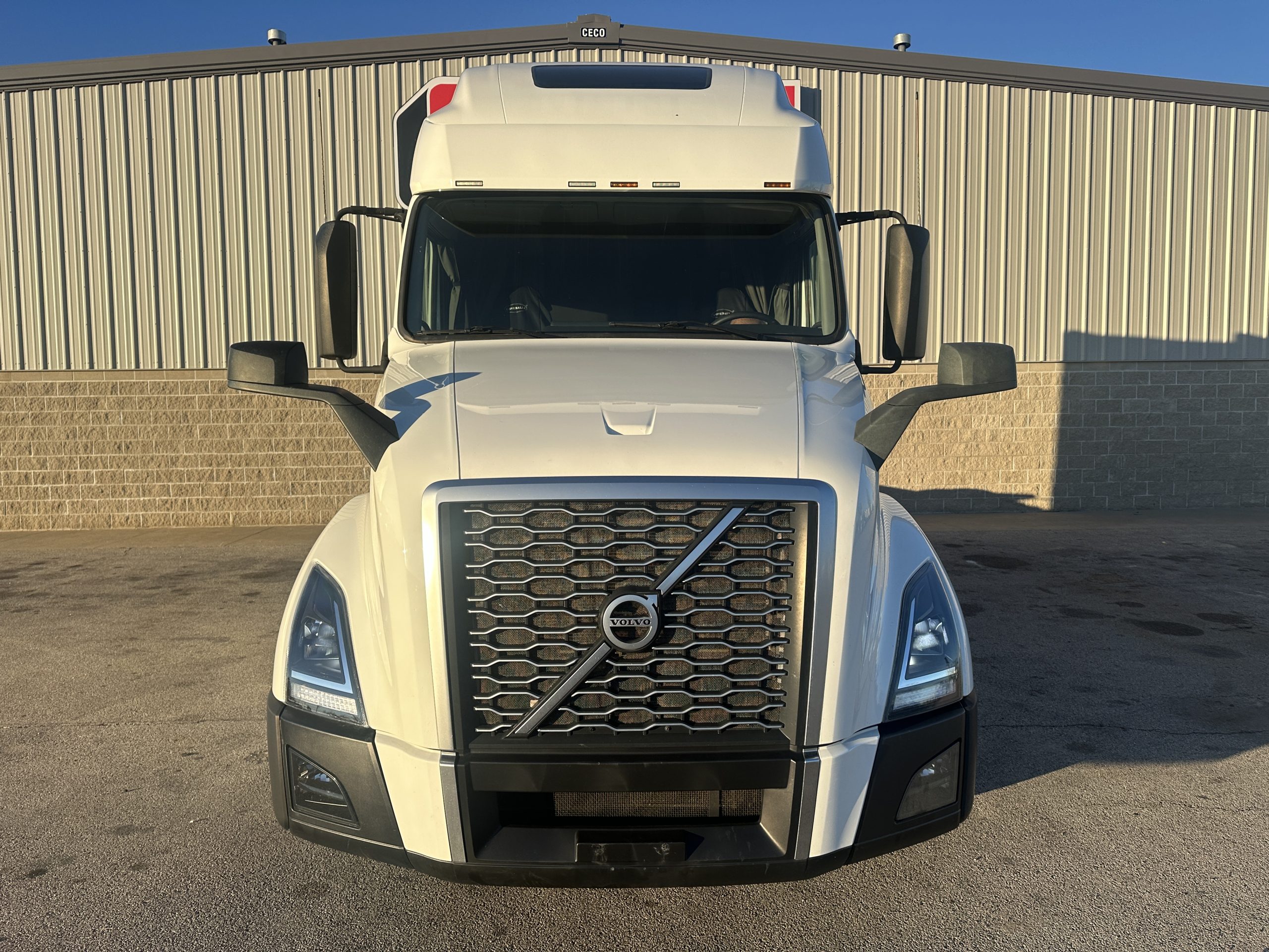 2019 VOLVO VNL760 - image 5 of 6