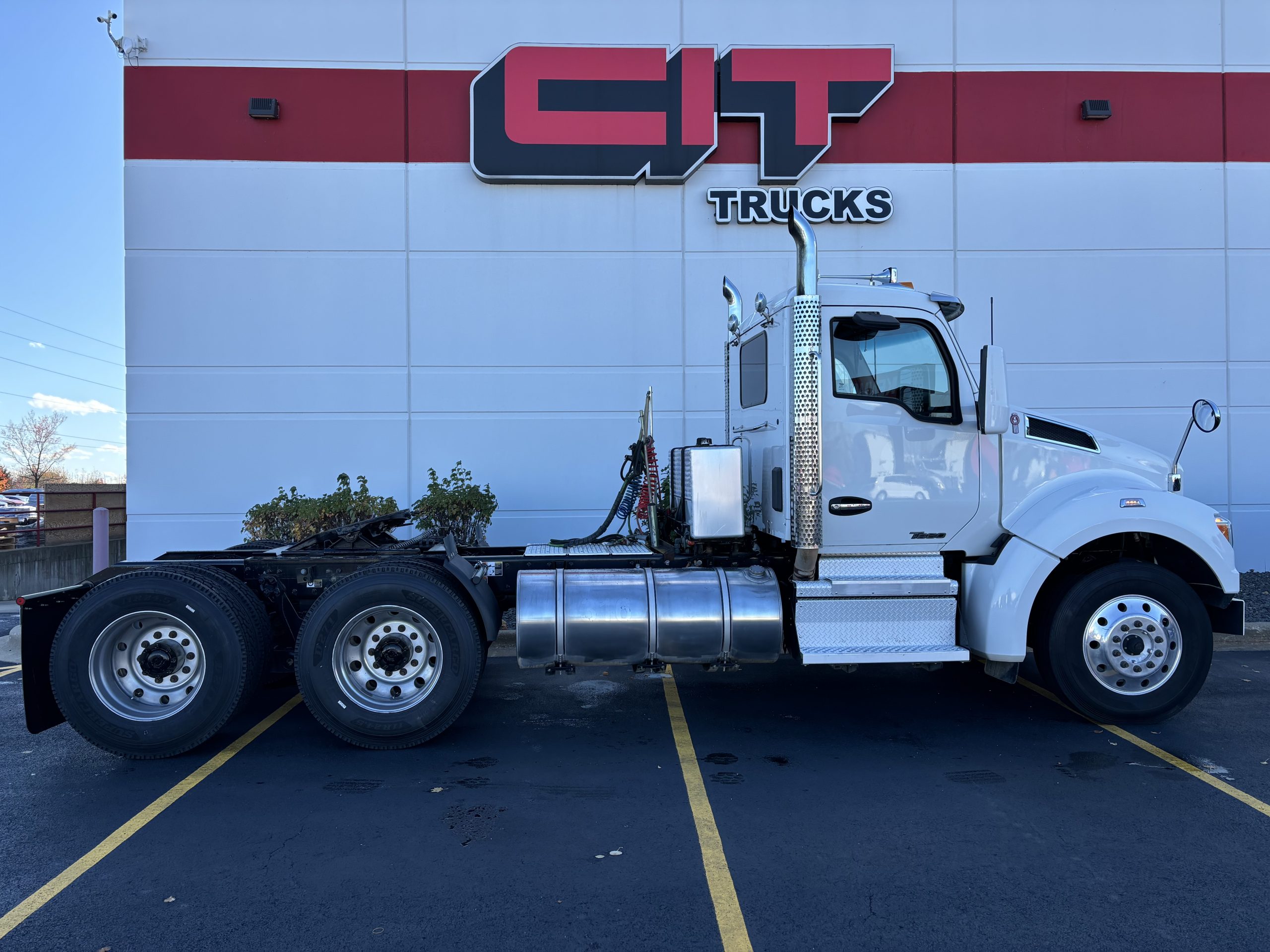 2020 KENWORTH T880 - image 5 of 6