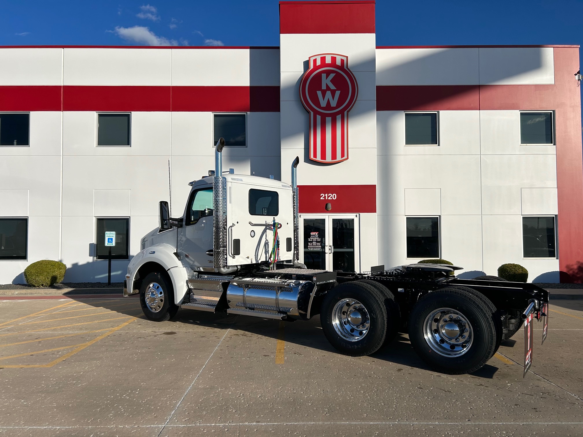 2025 KENWORTH T880 - image 5 of 6