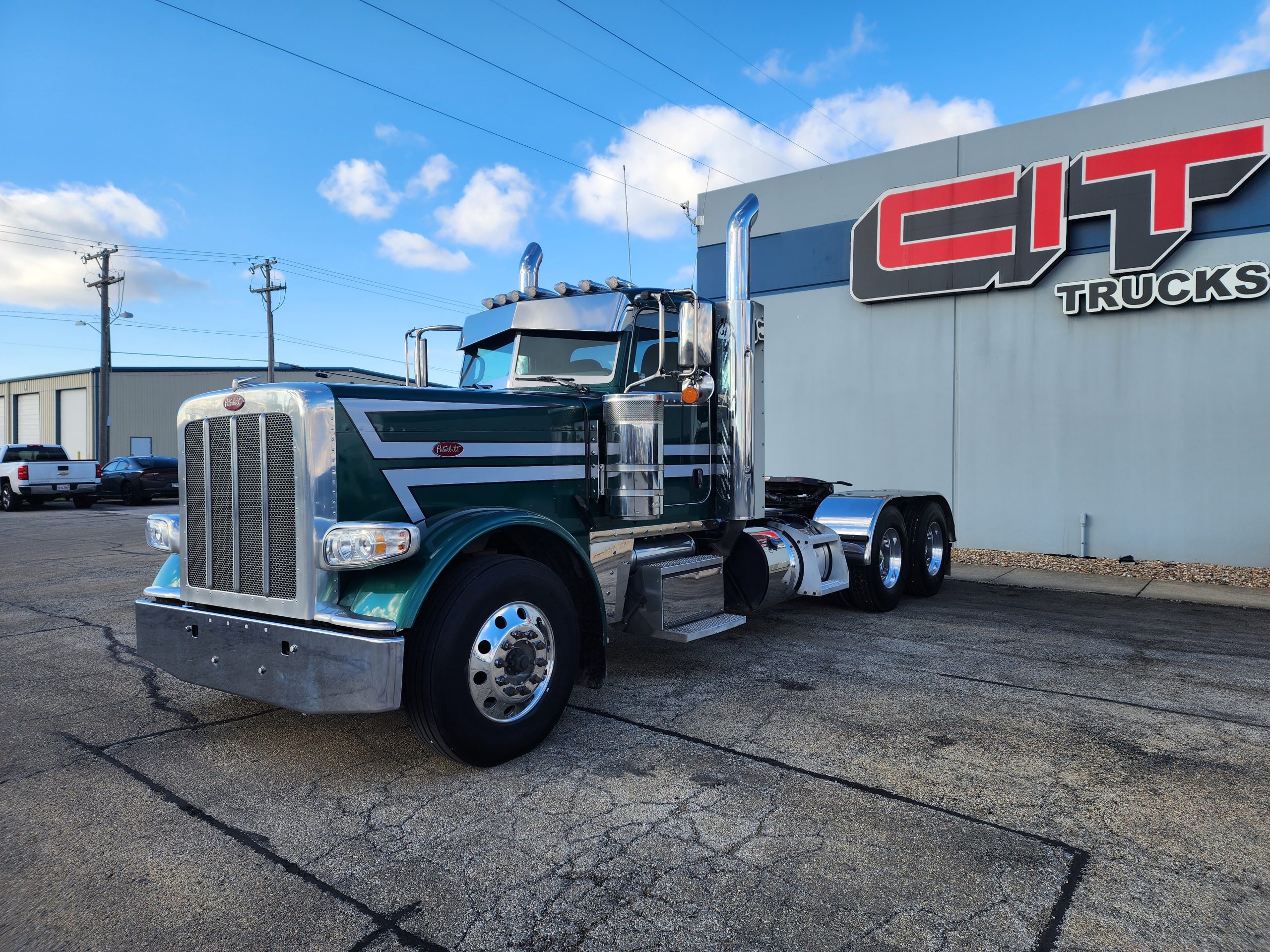 2023 PETERBILT 389 - image 1 of 6