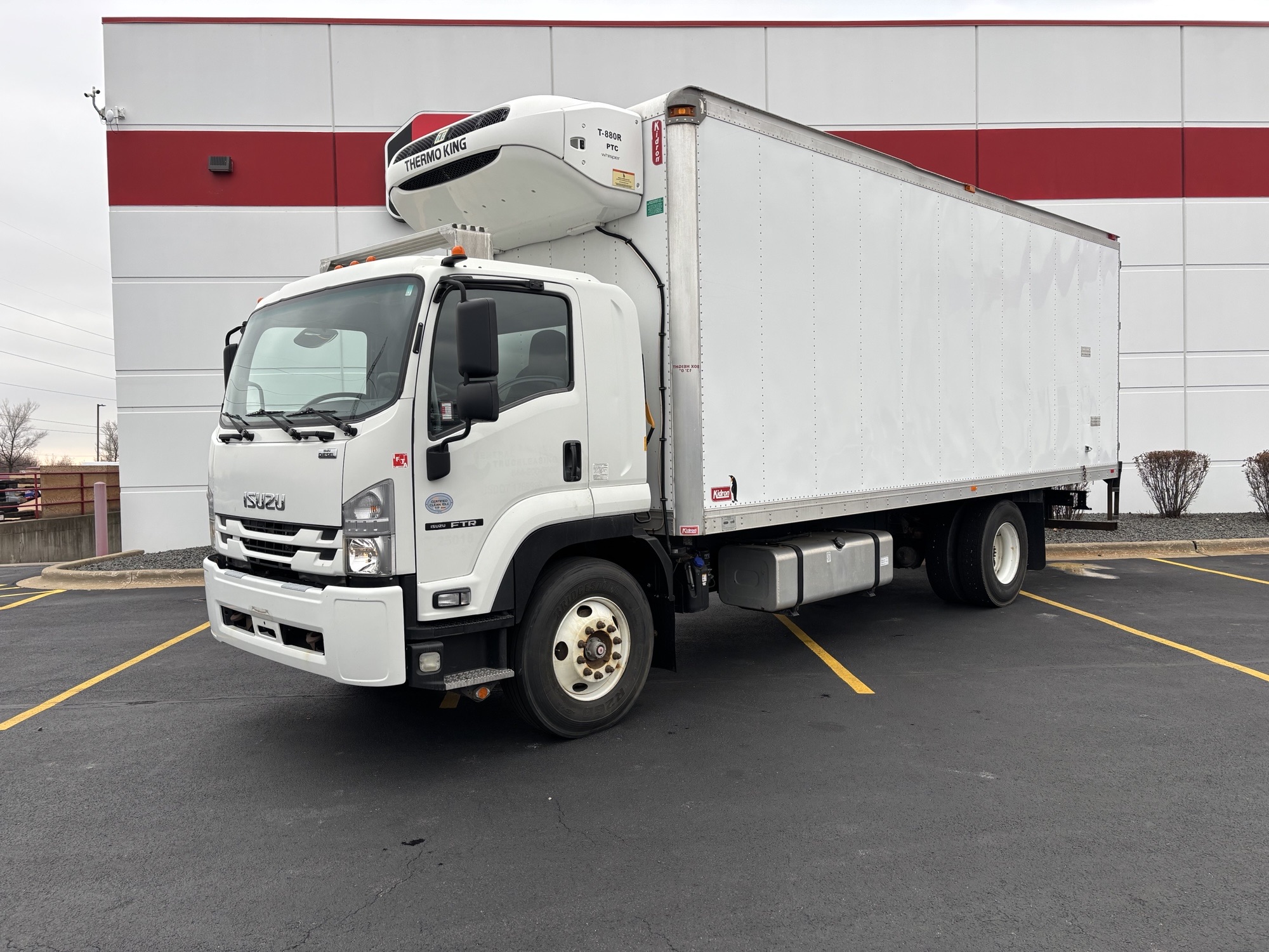 2019 ISUZU FTR - image 1 of 6