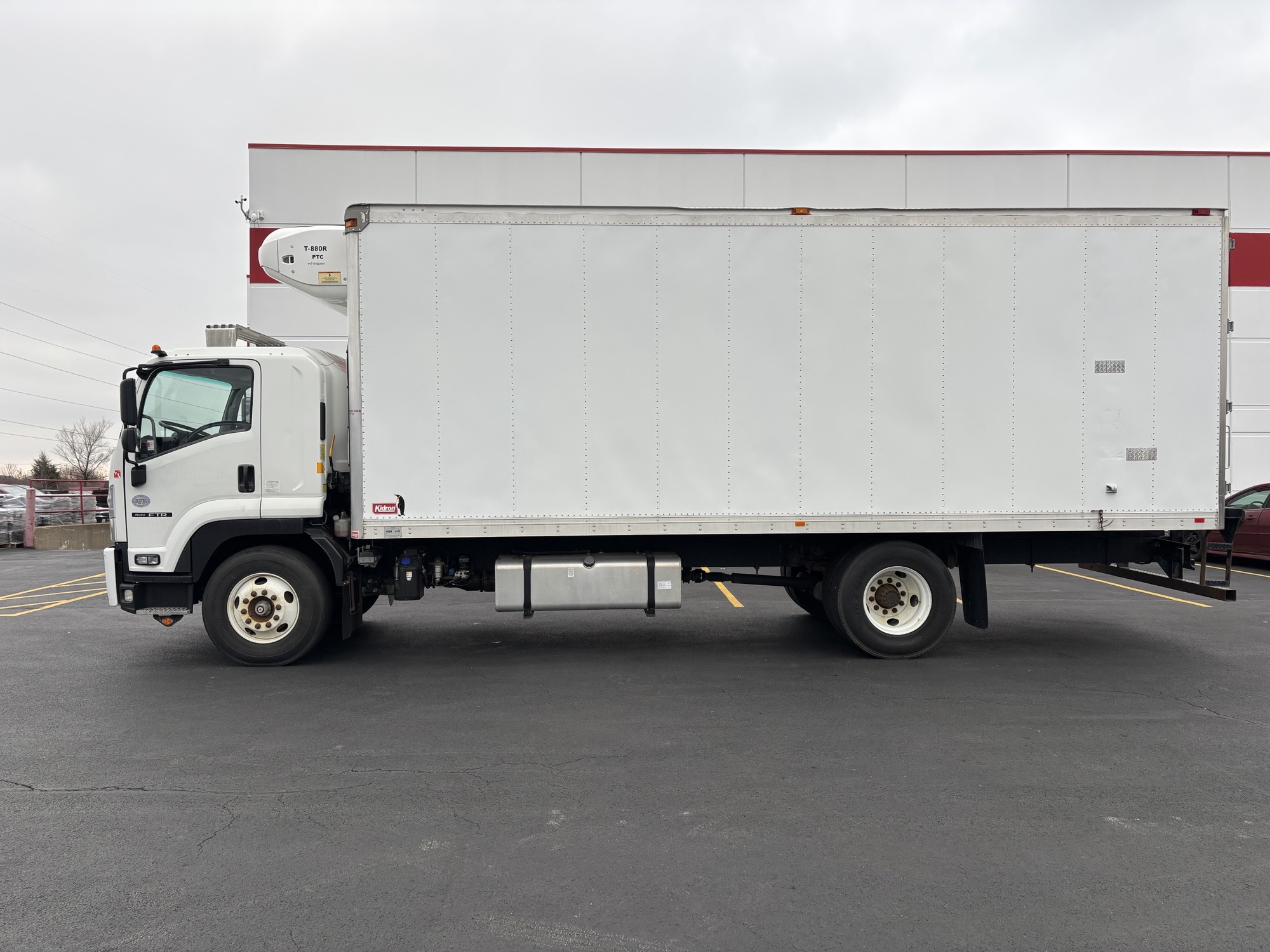 2019 ISUZU FTR - image 4 of 6