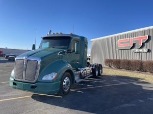 2018 KENWORTH T680 W/ SLEEPER - CIT TRUCKS